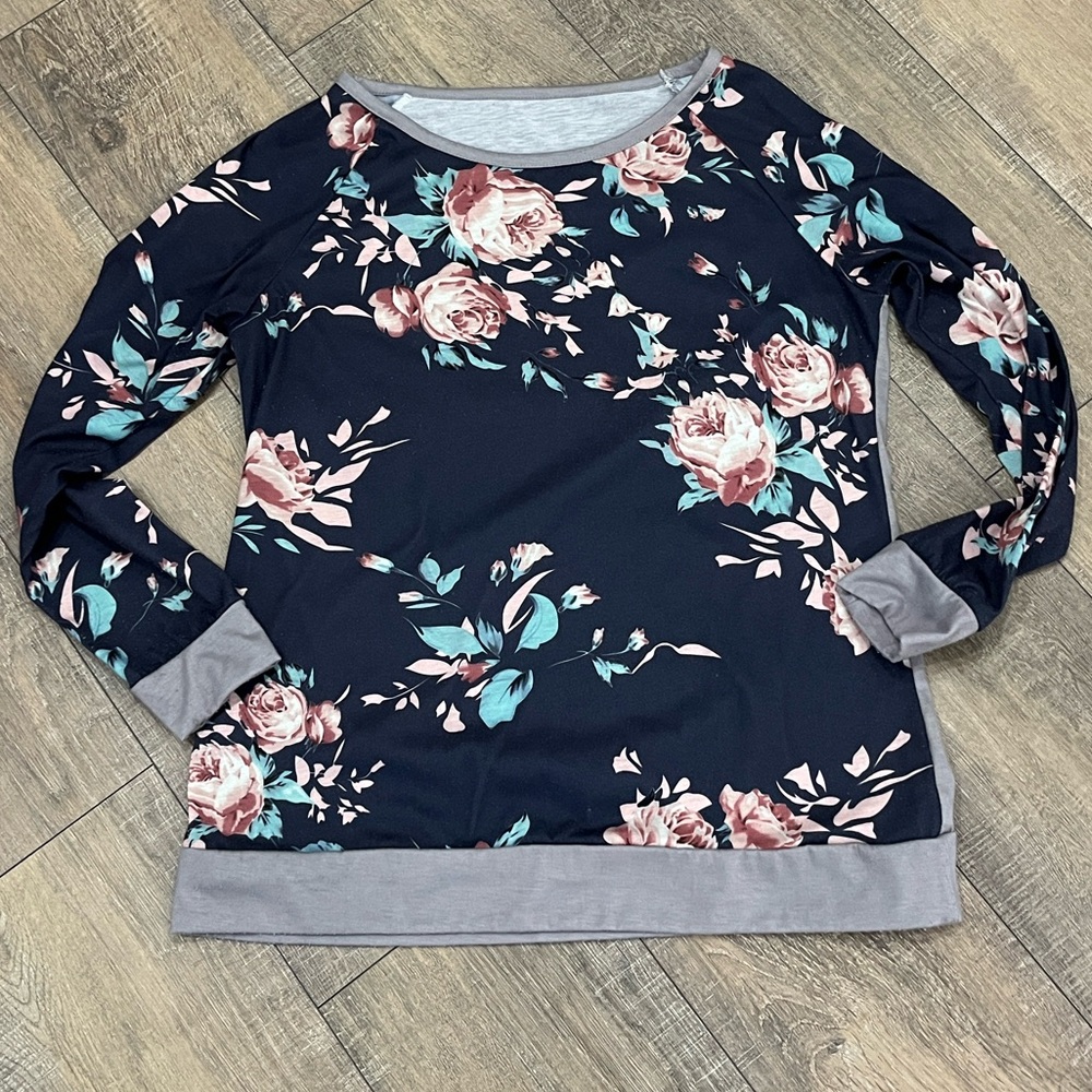 Elegant Floral Long Sleeve Top - Navy and Pink size M~ GUC 5 For $25 Item